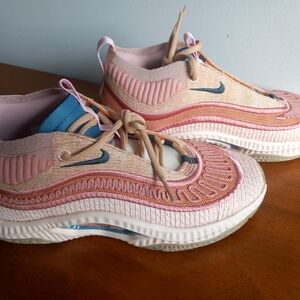 New Nike Cosmic Unity 3 women's 9.5